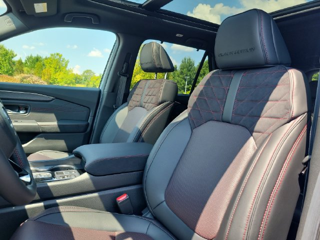 New 2026 Honda Pilot Black Edition image 15