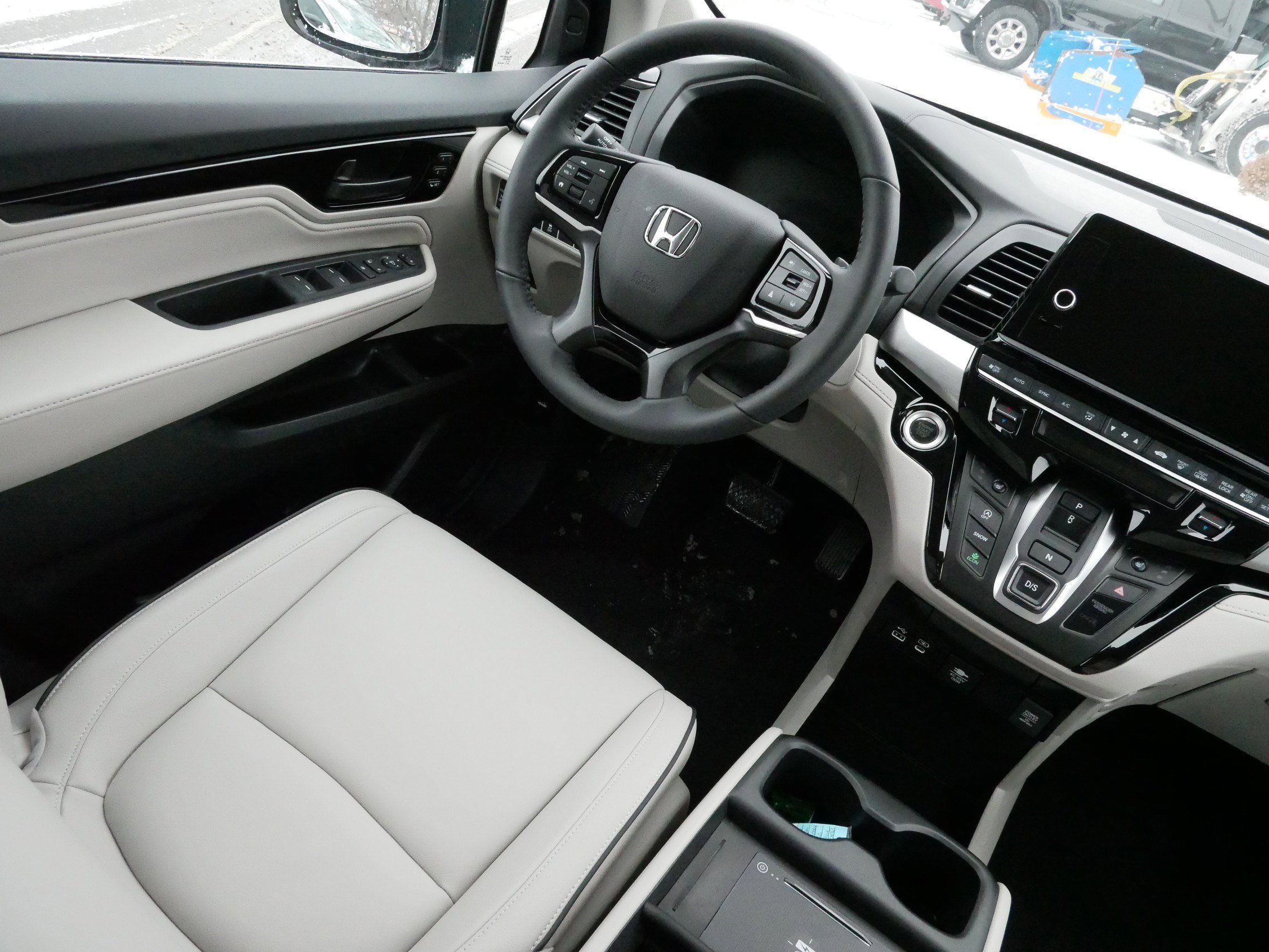 Certified 2026 Honda Odyssey Touring image 9