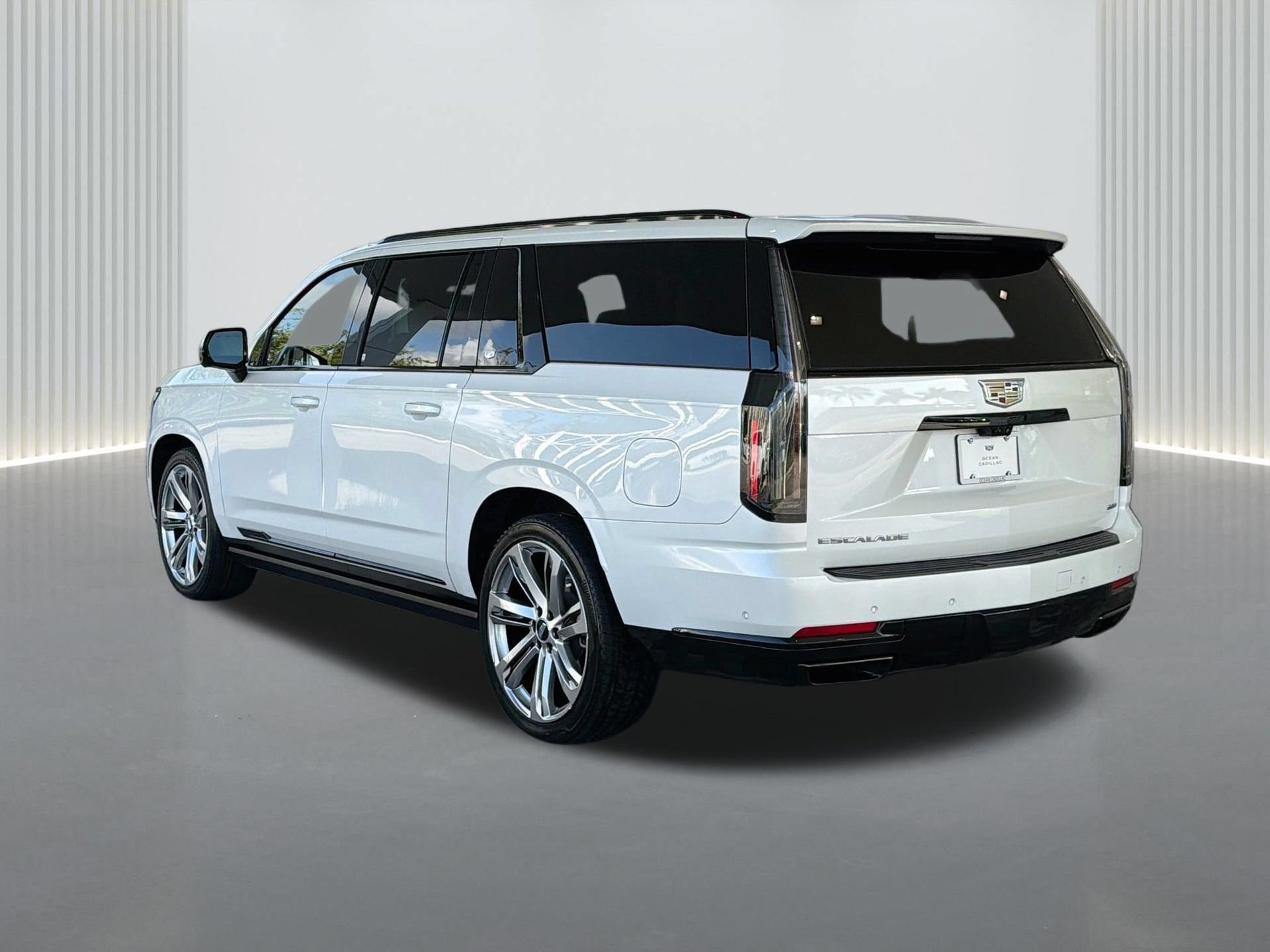Used 2025 Cadillac Escalade ESV Sport Platinum AWD/4WD image 3