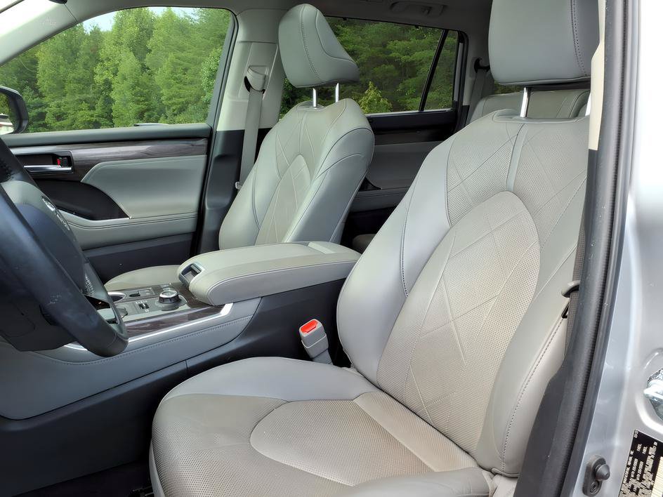 Used 2022 Toyota Highlander Platinum AWD/4WD image 17