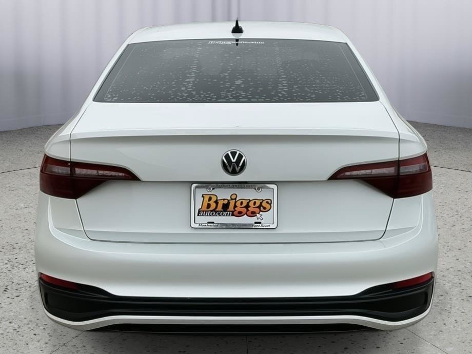 Used 2022 Volkswagen Jetta SE FWD image 4