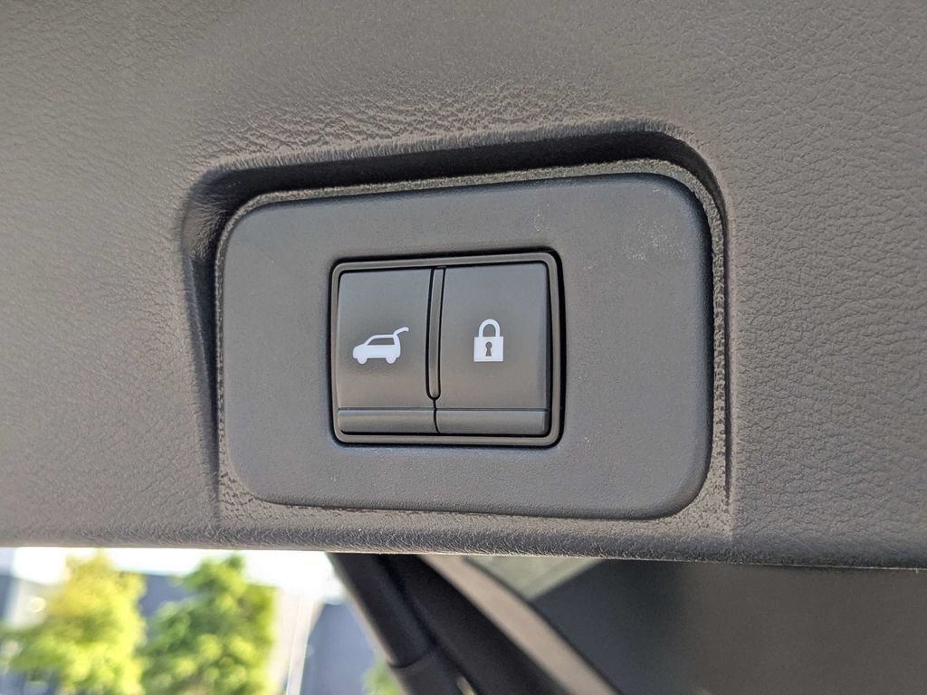 Used 2023 Nissan Rogue SV w/ SV Premium B Package FWD image 7
