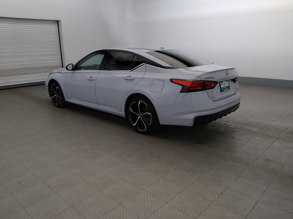 Used 2023 Nissan Altima 2.5 SR FWD image 3