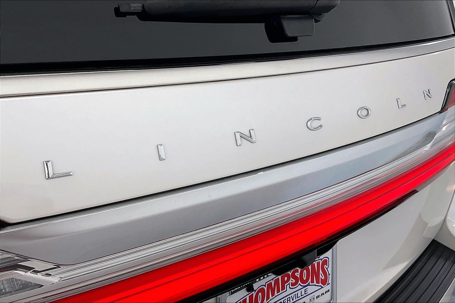 Used 2018 Lincoln Navigator Reserve w/ Technology Package AWD/4WD image 7