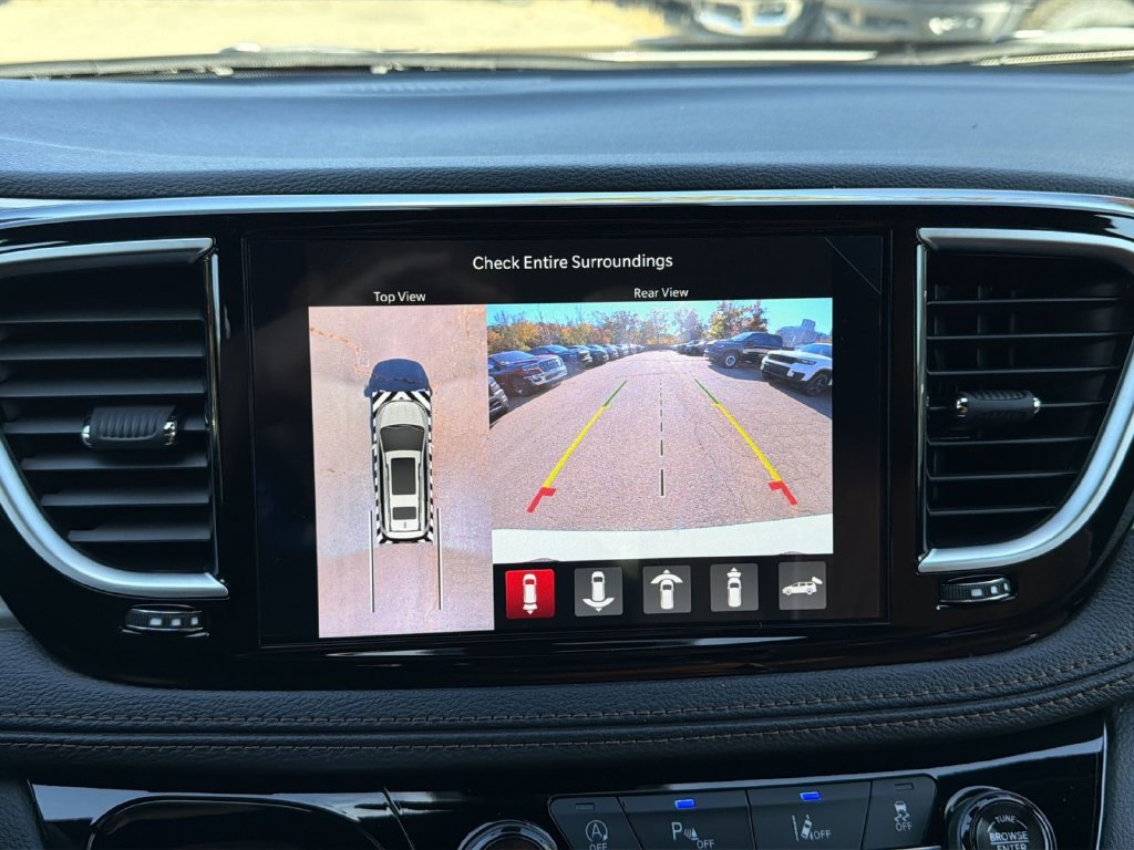 Used 2026 Chrysler Pacifica Pinnacle FWD image 19