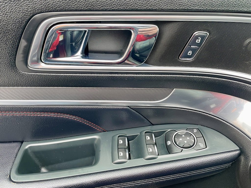 Used 2018 Ford Explorer Sport w/ Ford Safe & Smart Package image 27