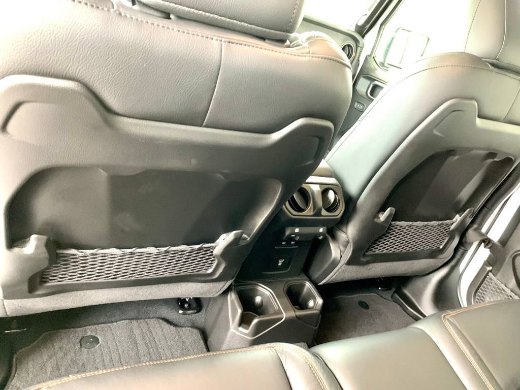Used 2025 Jeep Gladiator Mojave AWD/4WD image 21