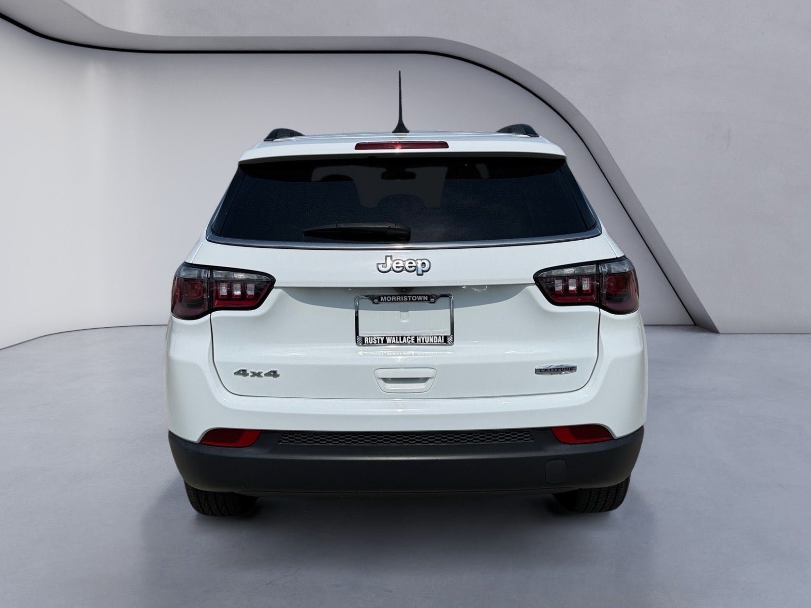 Used 2024 Jeep Compass Latitude AWD/4WD image 4
