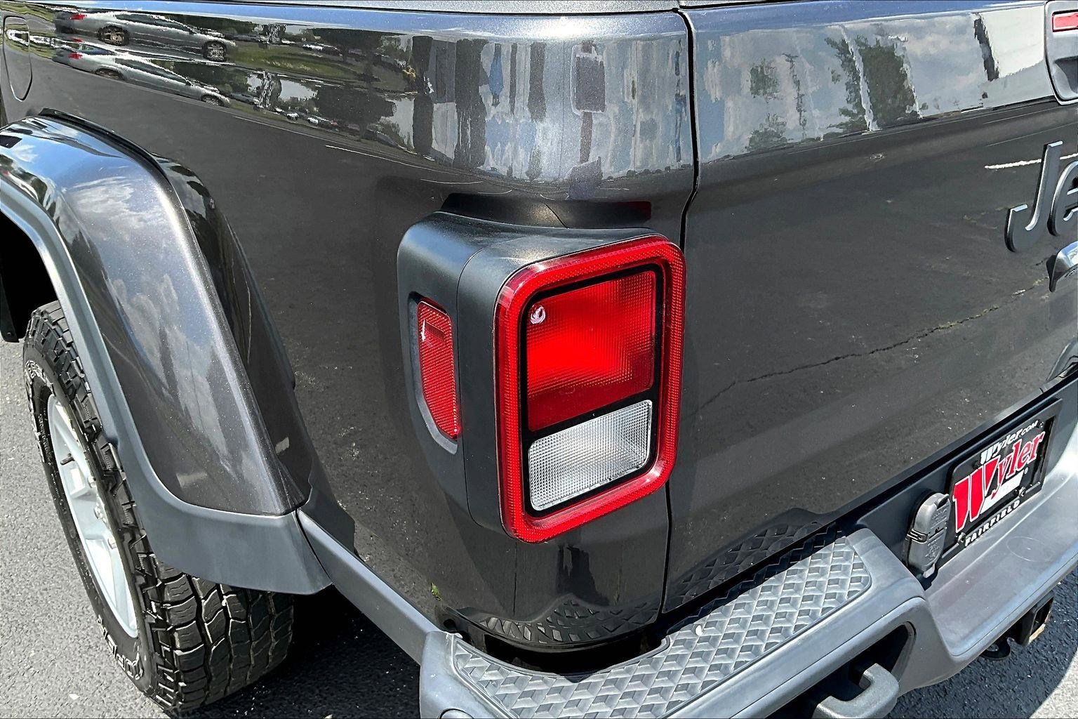 Used 2021 Jeep Gladiator Sport AWD/4WD image 24