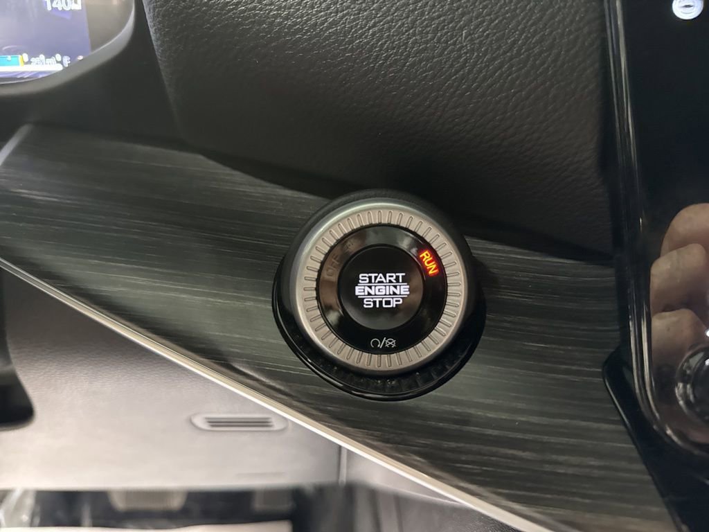 Used 2024 Jeep Wagoneer L Series II image 26