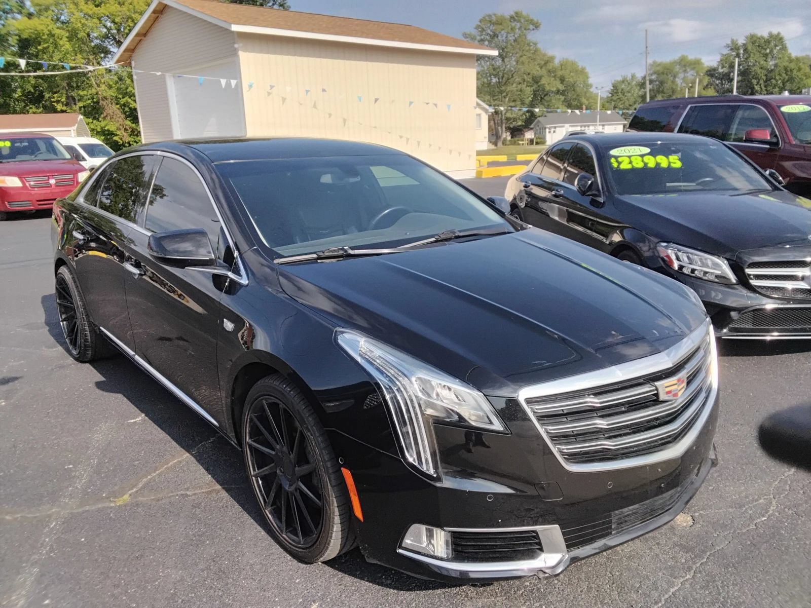Used 2018 Cadillac XTS Luxury FWD image 2
