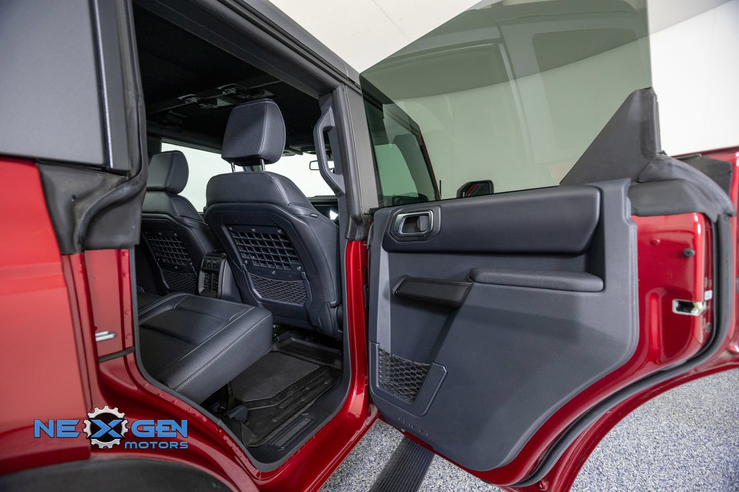 Used 2025 Ford Bronco Badlands AWD/4WD image 40