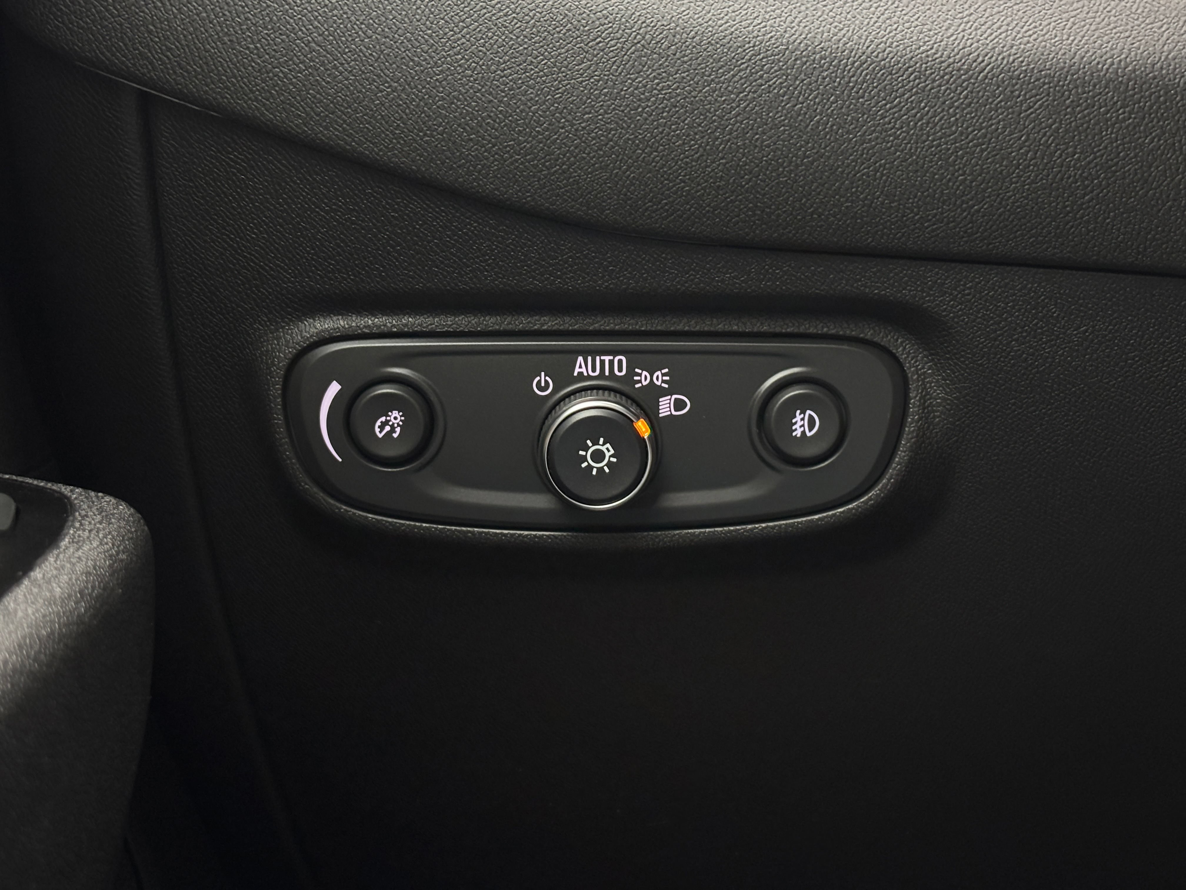 Used 2024 Chevrolet Equinox Premier AWD/4WD image 22