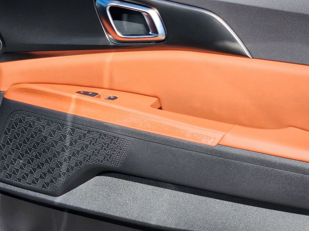 Certified 2025 Kia Carnival SX image 21