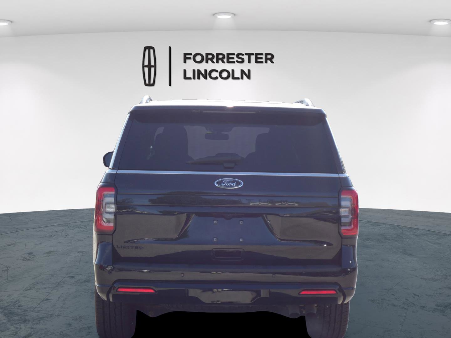 Used 2022 Ford Expedition Limited AWD/4WD image 3