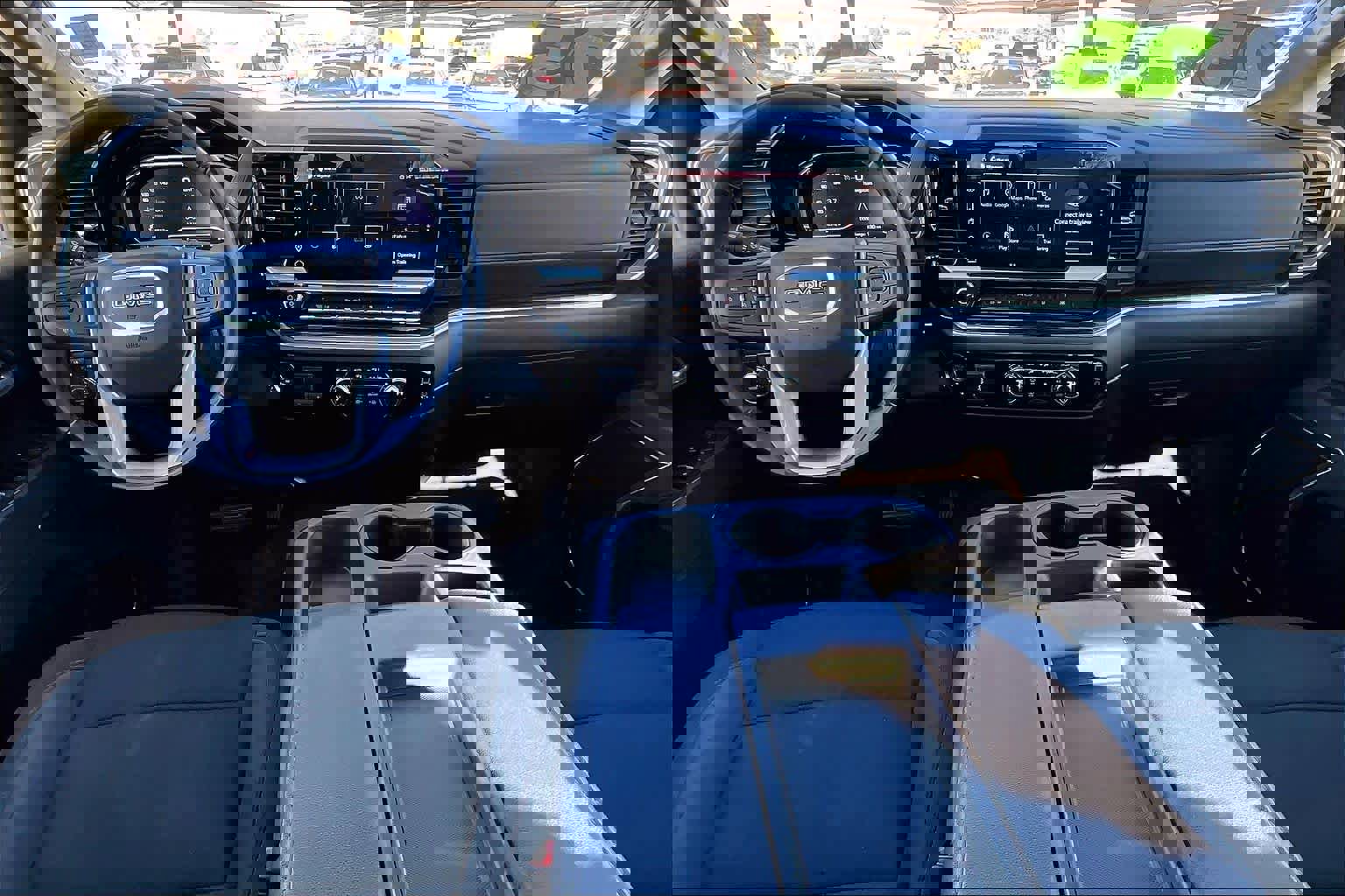 Used 2025 GMC Sierra 2500 SLE image 18