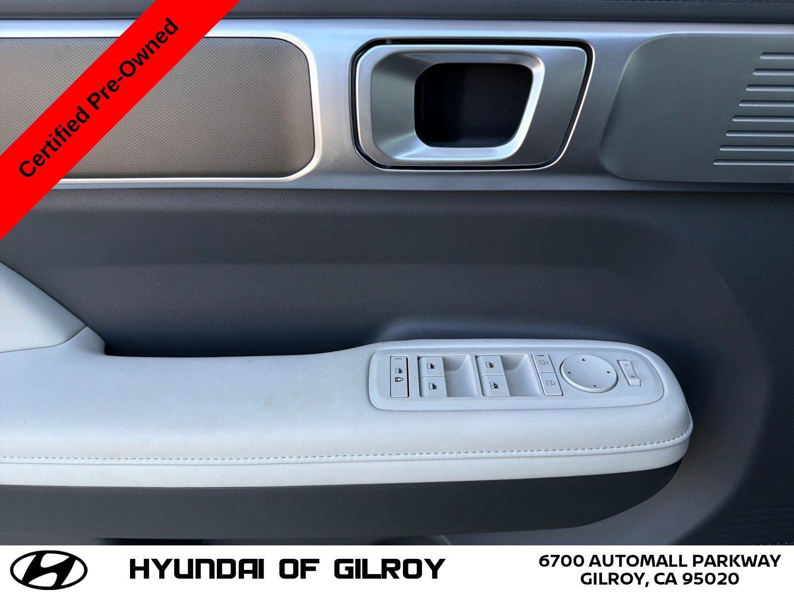 Certified 2025 Hyundai Santa Fe SEL FWD image 12