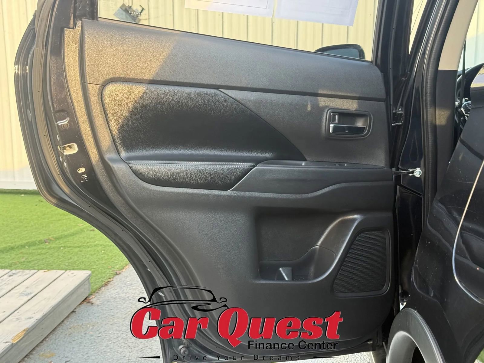 Used 2017 Mitsubishi Outlander GT image 13