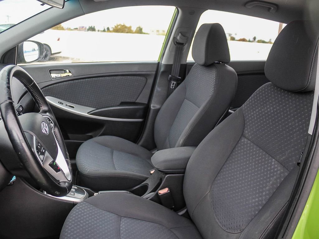 Used 2012 Hyundai Accent SE image 15