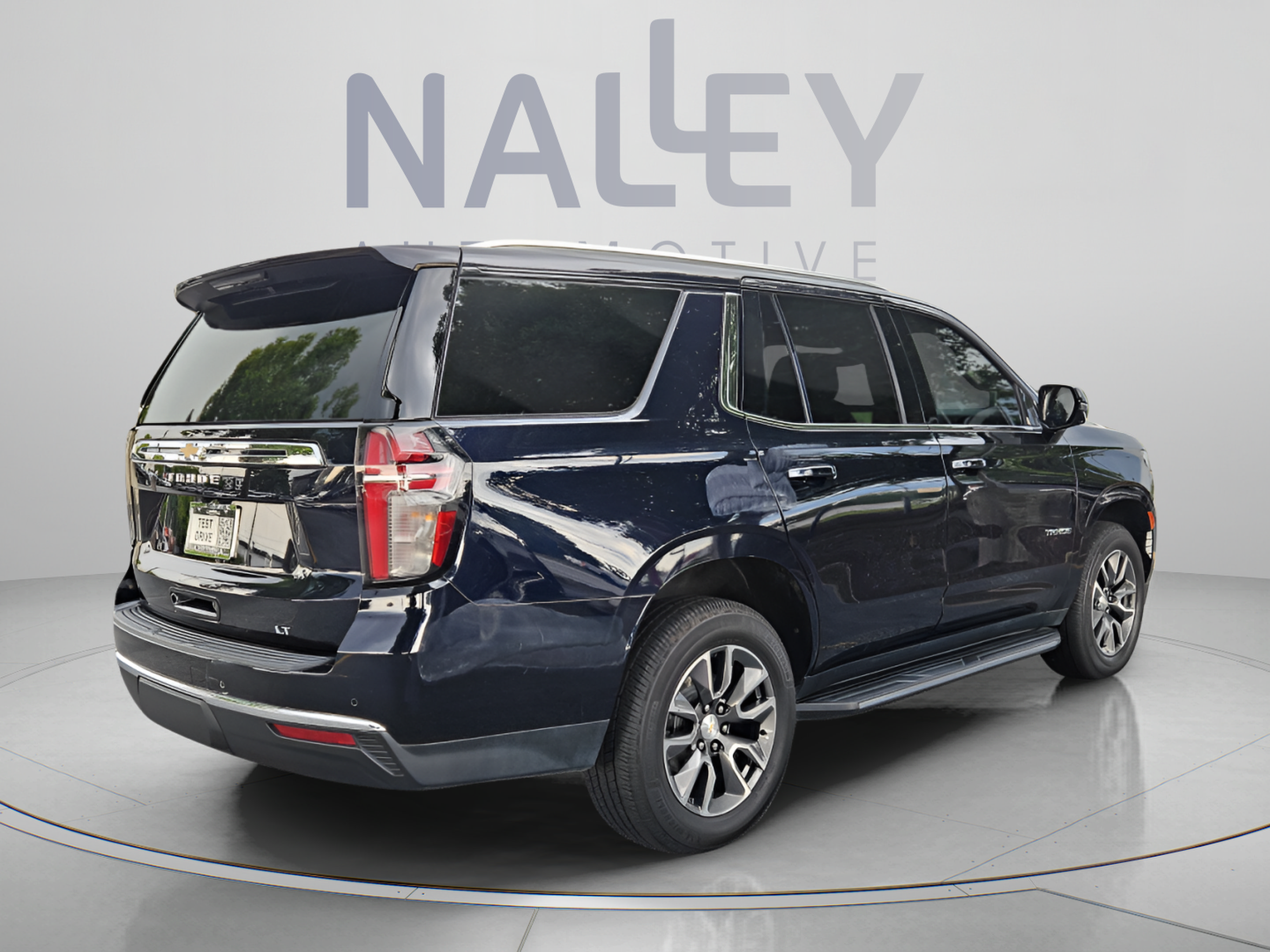 Used 2022 Chevrolet Tahoe LT w/ LT Signature Package RWD image 5