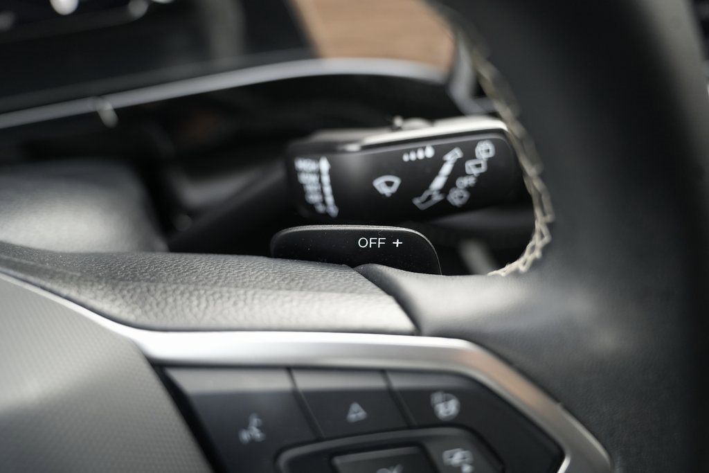 Used 2024 Volkswagen Atlas SE image 50