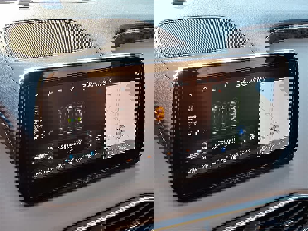 Used 2021 Hyundai Santa Fe Limited w/ Cargo Package image 16