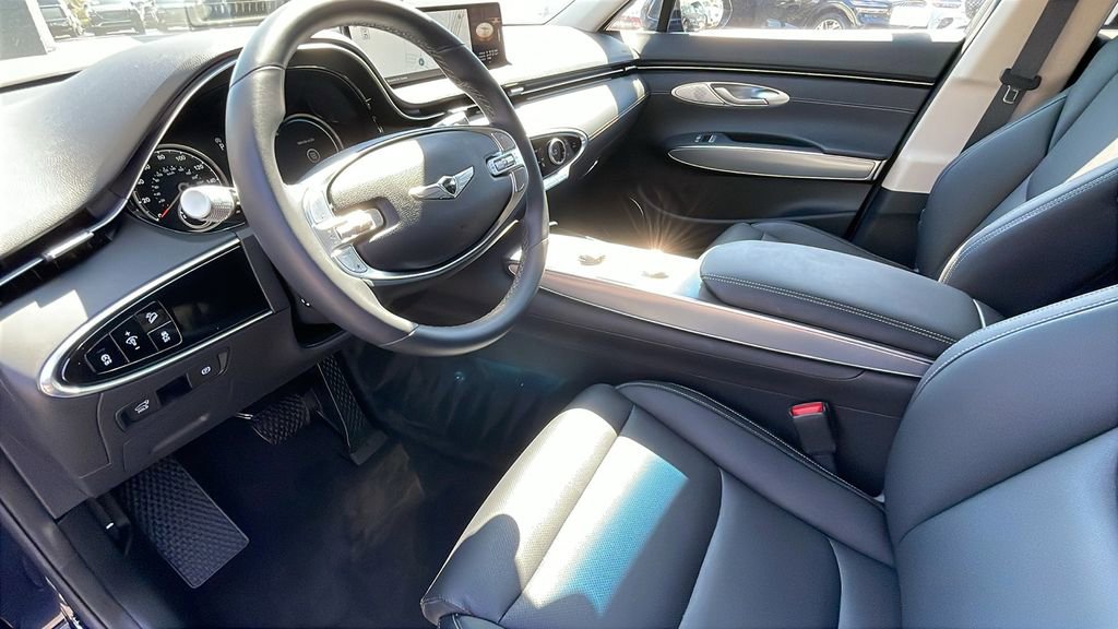 Used 2025 Genesis GV70 2.5T w/ Select Package image 14