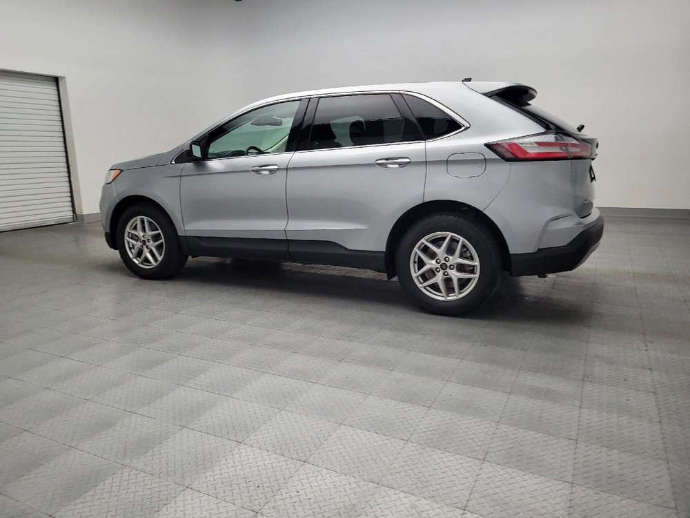 Used 2024 Ford Edge SEL image 3