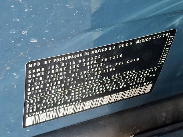 Used 2025 Volkswagen Tiguan SE w/ Panoramic Sunroof Package image 26