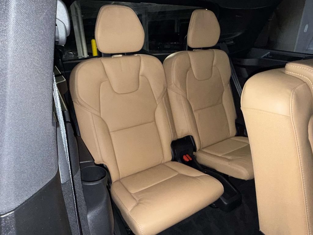 Used 2024 Volvo XC90 T8 Ultimate AWD/4WD image 17