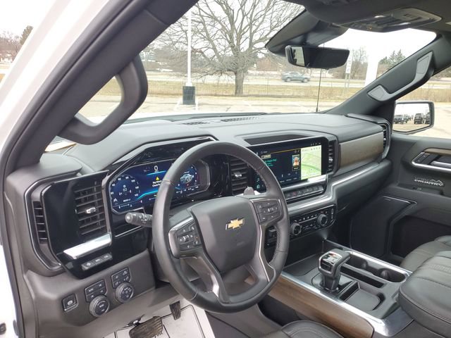 Used 2025 Chevrolet Silverado 1500 High Country image 8