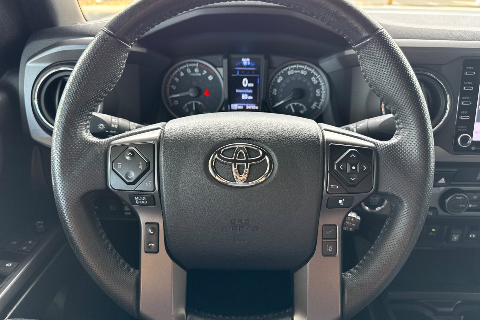 Used 2023 Toyota Tacoma TRD Off-Road w/ Technology Package AWD/4WD image 31
