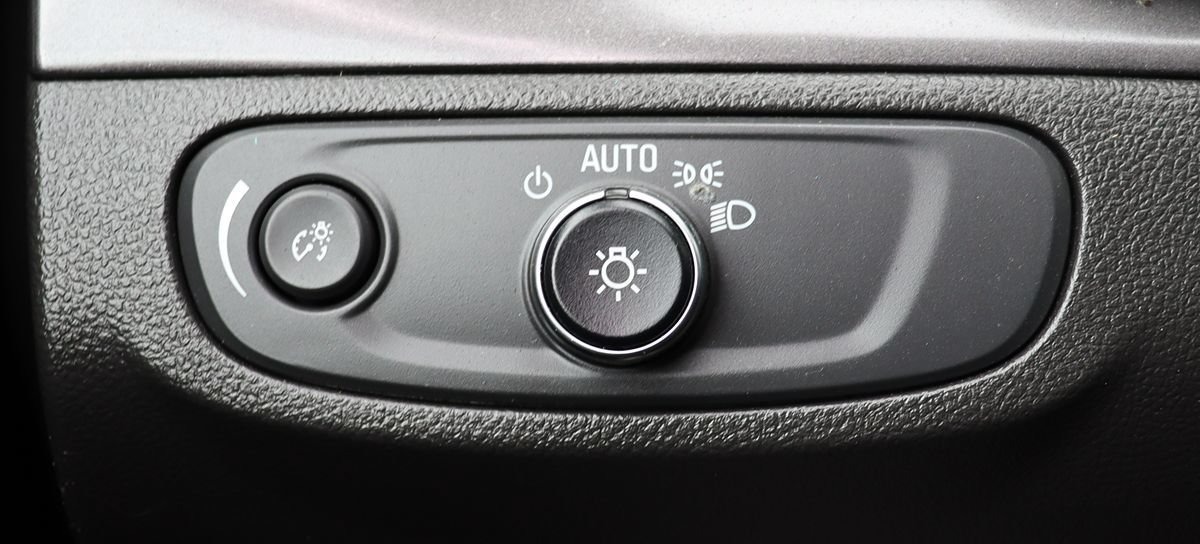 Used 2021 Buick Encore Preferred w/ Safety Package II FWD image 41