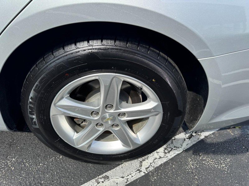 Used 2021 Chevrolet Malibu LS FWD image 7
