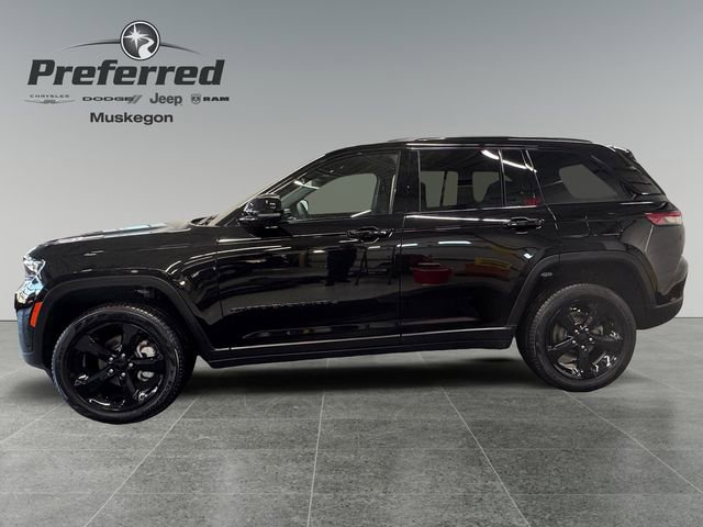 Used 2024 Jeep Grand Cherokee Limited w/ Luxury Tech Group II image 5