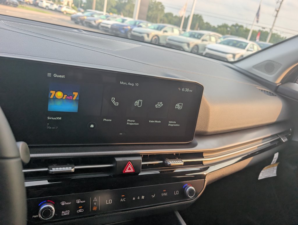 New 2026 Kia Sportage EX FWD image 19