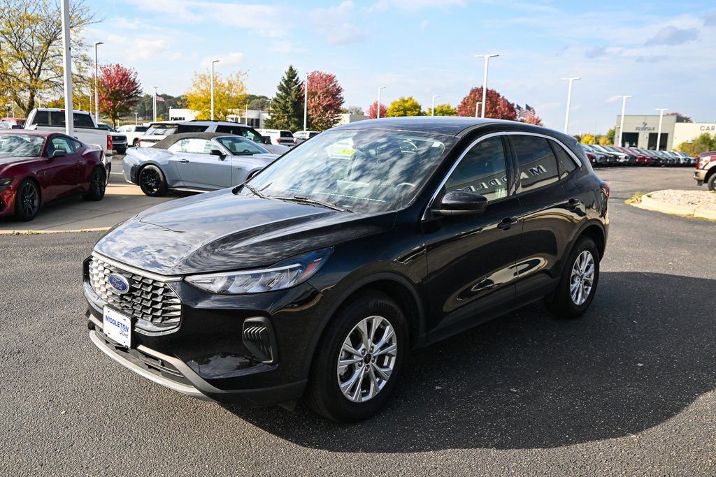 Used 2023 Ford Escape Active w/ Tech Pack #2 image 9
