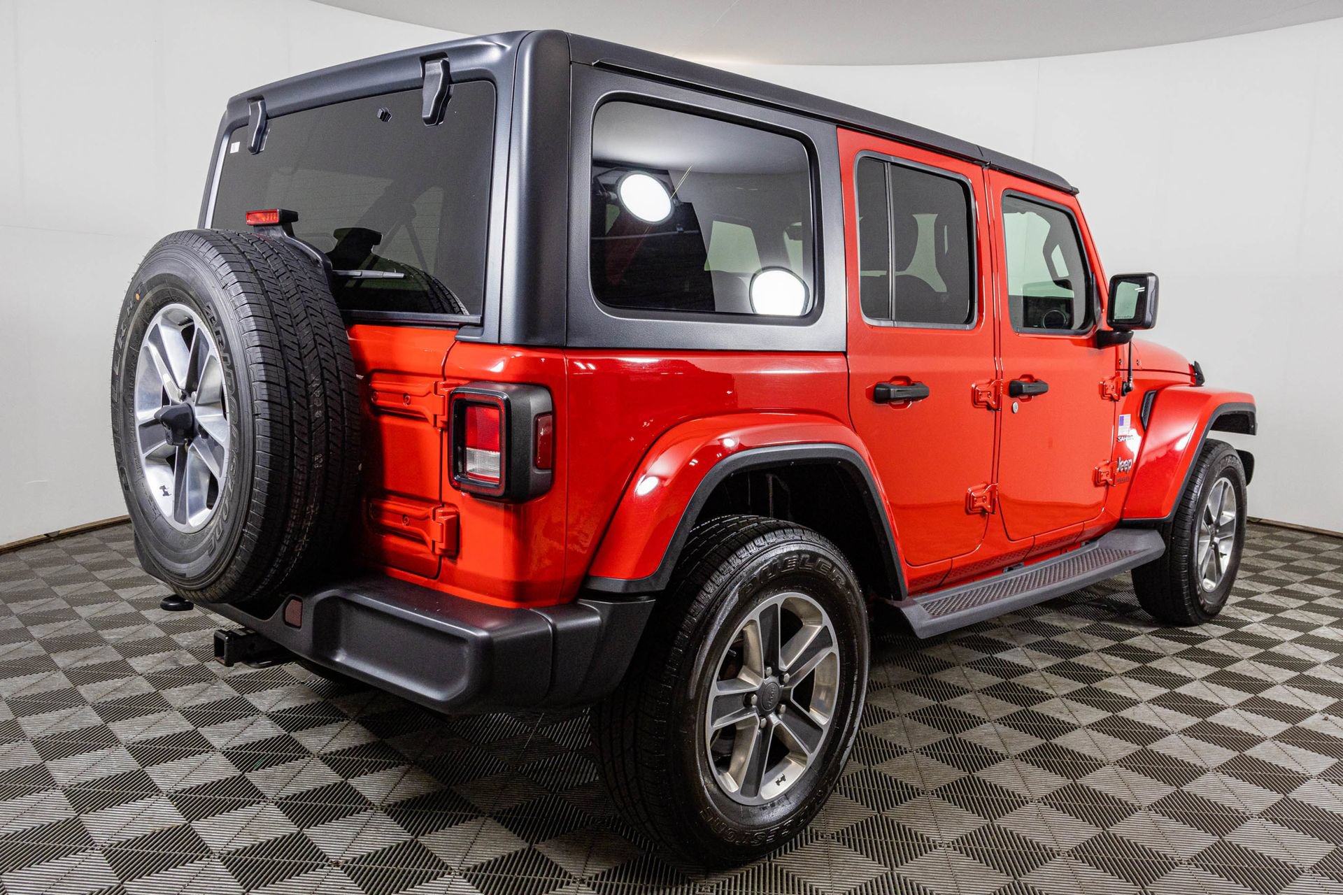 Used 2019 Jeep Wrangler Unlimited Sahara AWD/4WD image 13