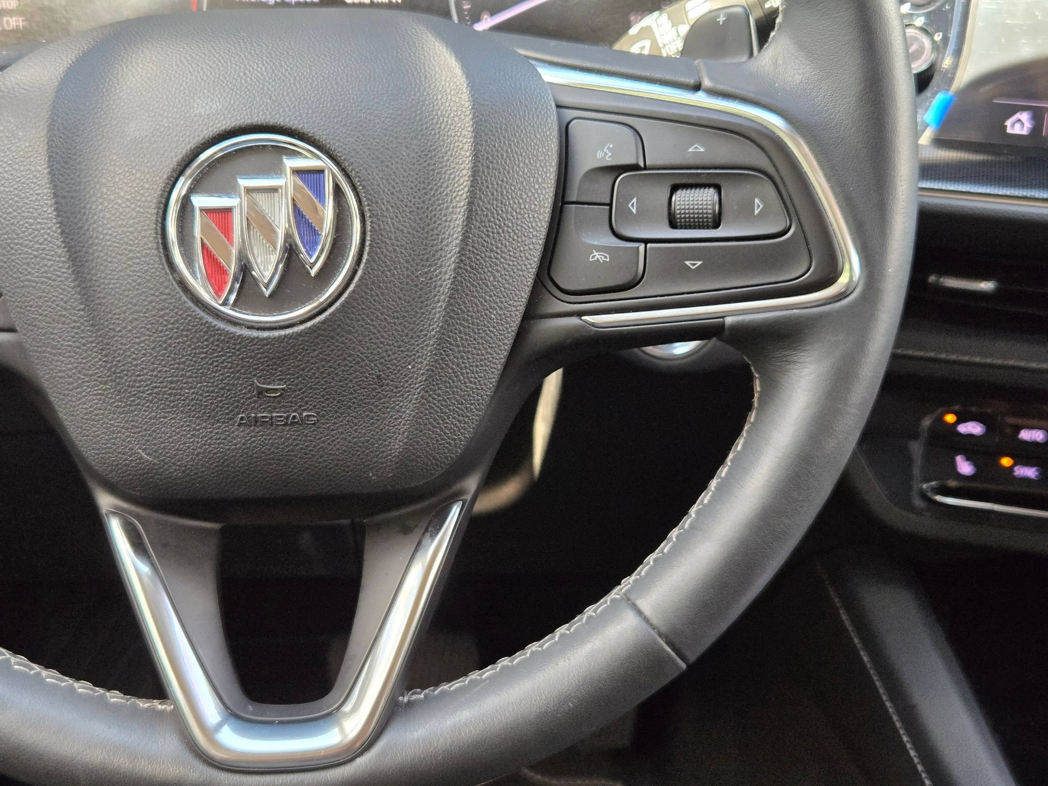 Used 2023 Buick Envision Essence AWD/4WD image 22
