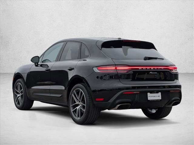 Certified 2023 Porsche Macan image 3