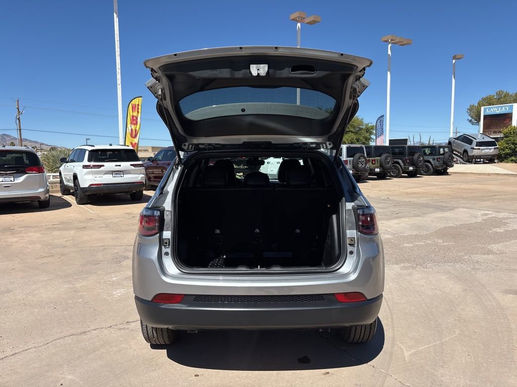 Used 2023 Jeep Compass Latitude w/ Sun and Sound Group image 39