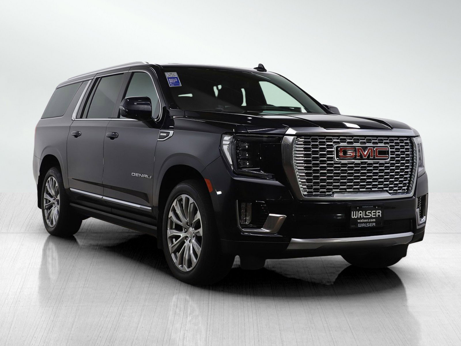 Used 2023 GMC Yukon XL Denali image 7