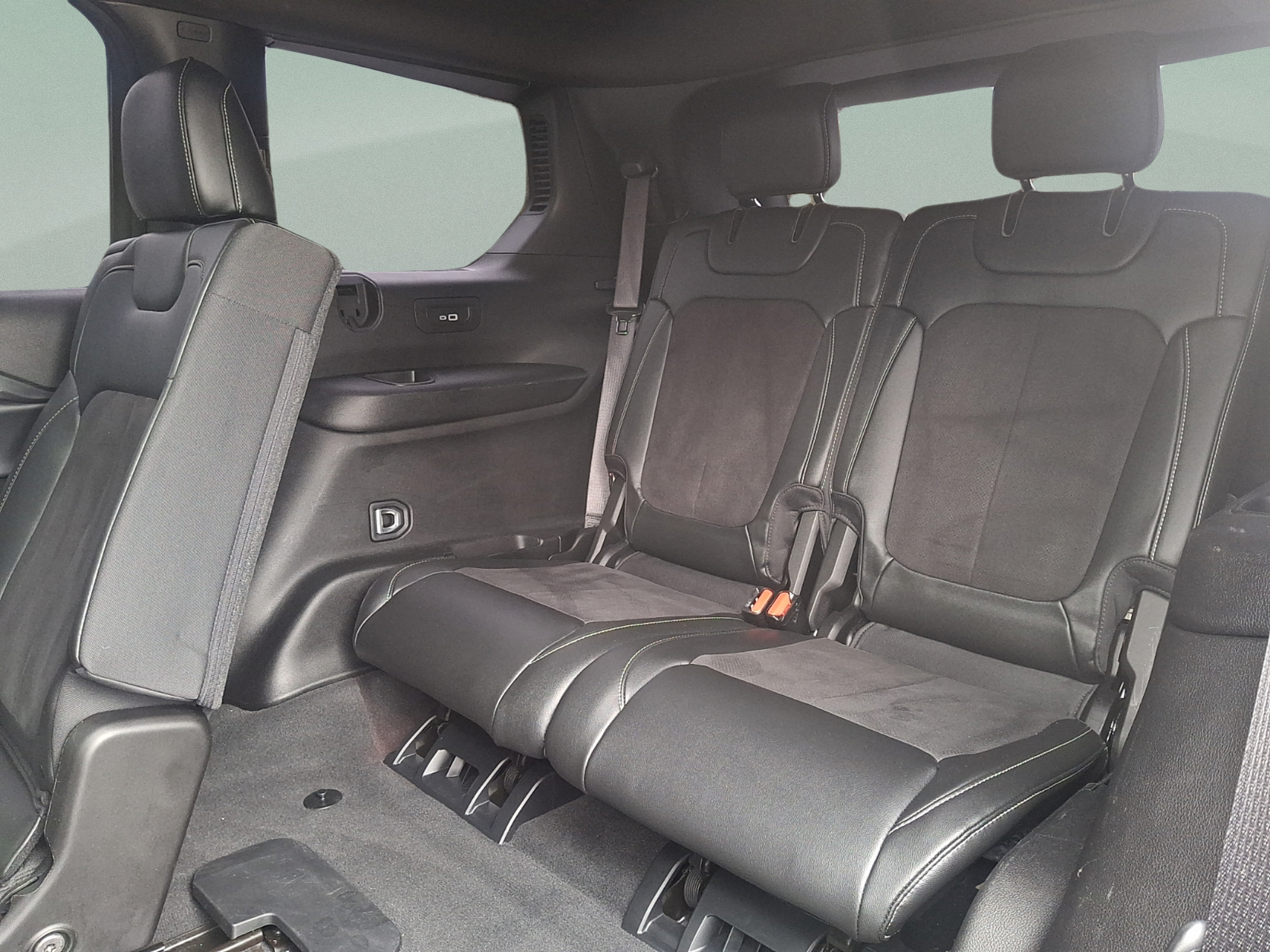 Certified 2024 Jeep Grand Cherokee L Altitude AWD/4WD image 10