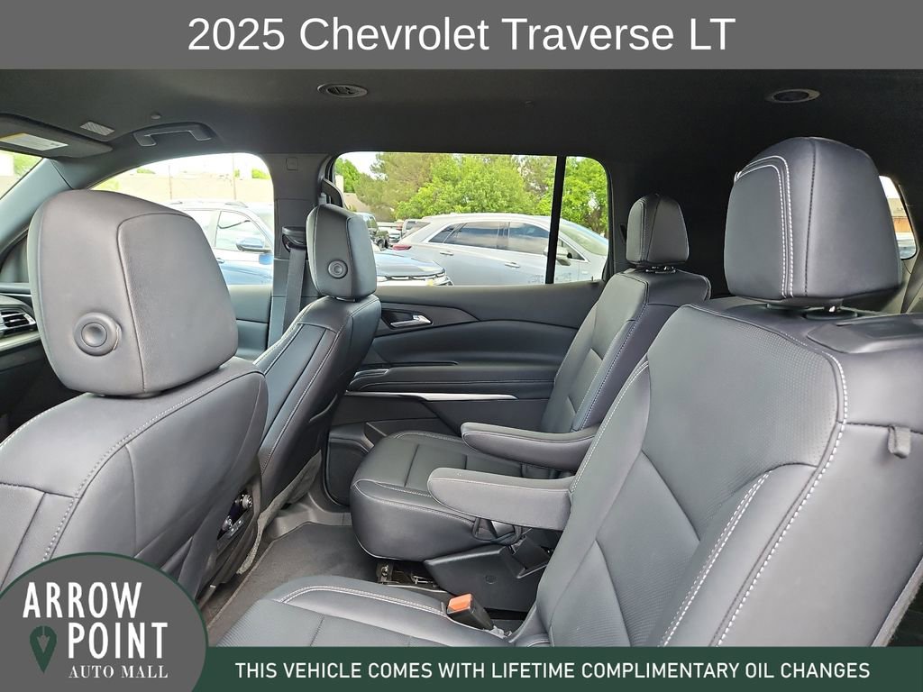 Used 2025 Chevrolet Traverse LT FWD image 18