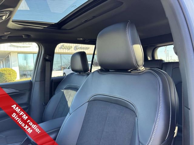 New 2025 Jeep Grand Cherokee Altitude image 14