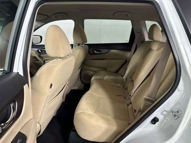 Used 2016 Nissan Rogue SV w/ SV Premium Package image 25