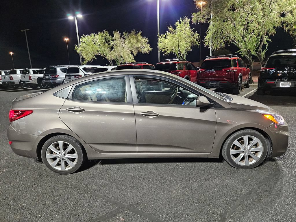 Used 2014 Hyundai Accent GLS w/ Option Group 2 FWD image 4