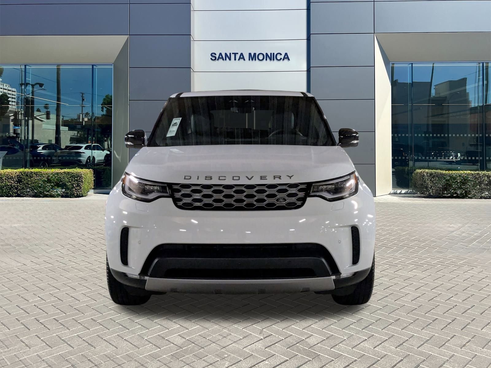 New 2025 Land Rover Discovery S image 6