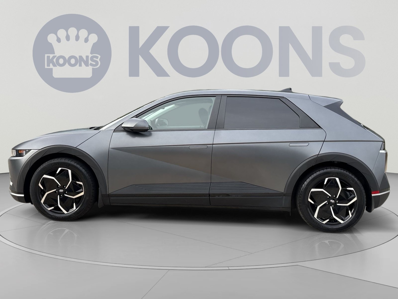 Used 2023 Hyundai Ioniq 5 SEL AWD/4WD image 2
