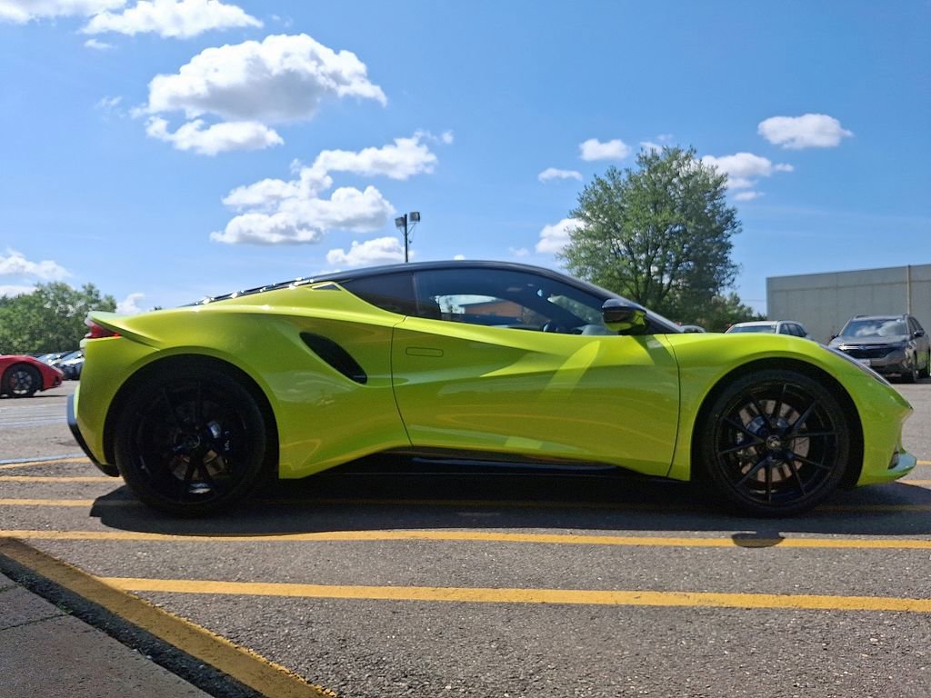 Used 2025 Lotus Emira image 6